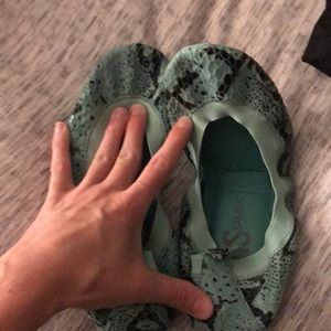 Yosi Samra lizard embossed ballet flat  mint sz 7